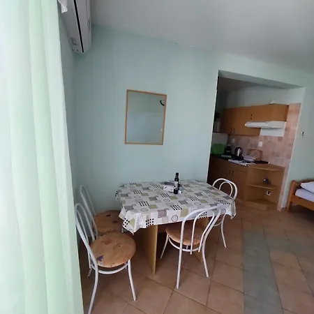 Flora Appartement Sutivan