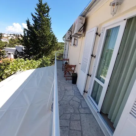 Appartement Flora Sutivan