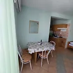 Flora Apartmán Sutivan