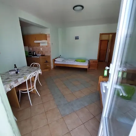 Apartman Flora Sutivan